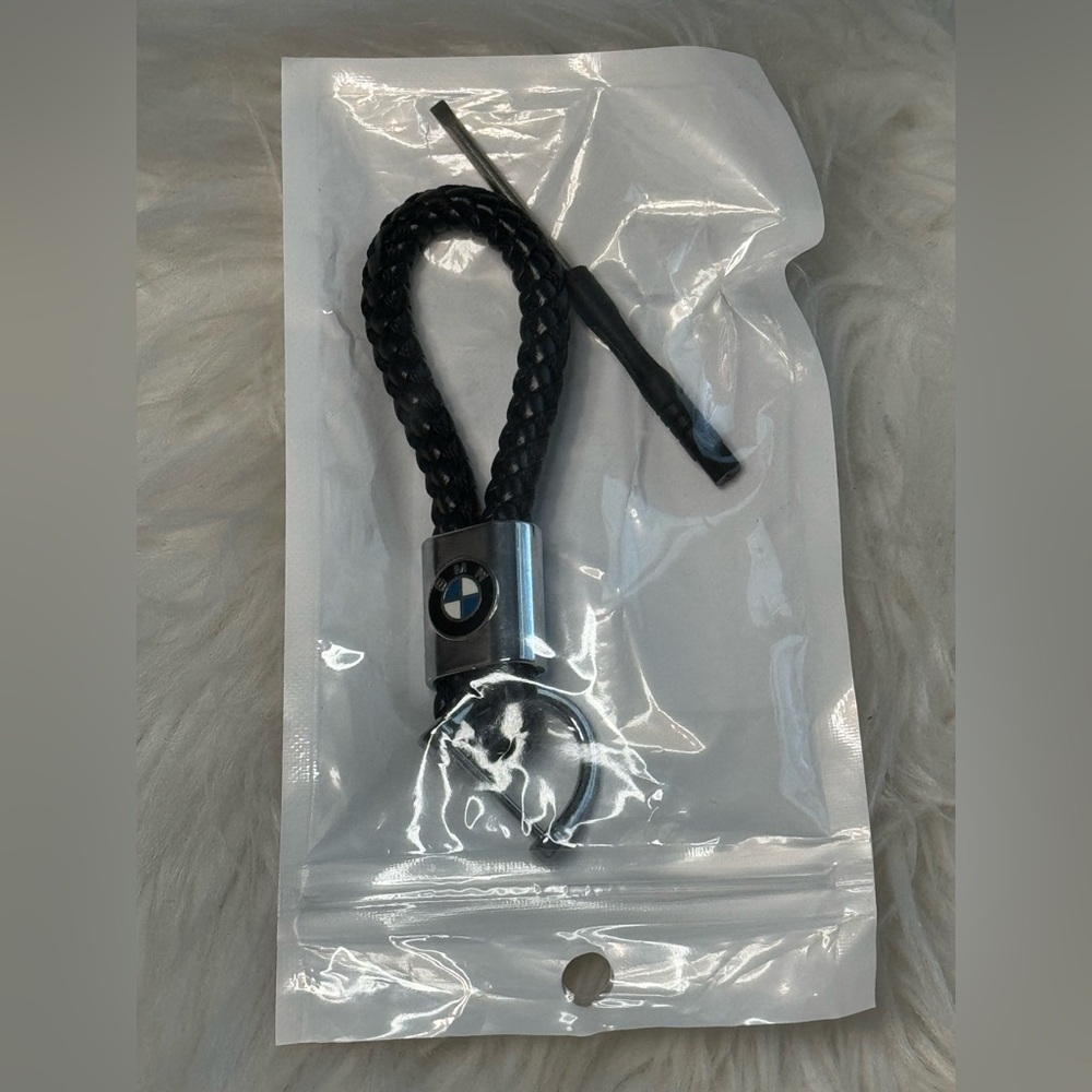 BMW Silver Keychain Packaging - Picture 2 of 3